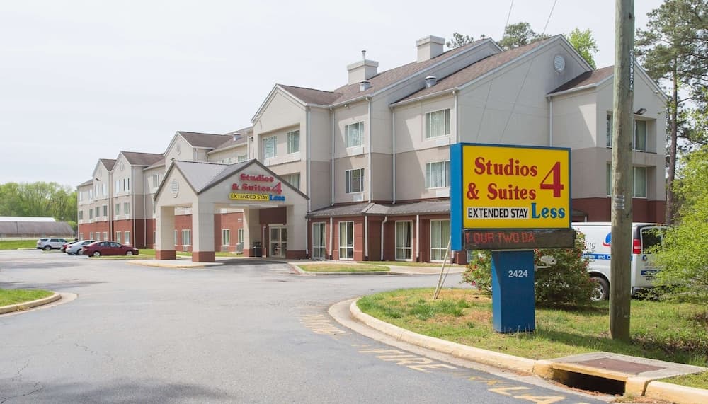 Studios and Suites 4 Less Gum Road — hotel in Suffolk, Virginia