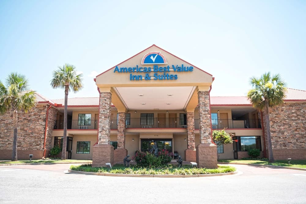 Americas Best Value Inn & Suites Griffin featured exterior or lobby in Griffin, GA — similar hotel