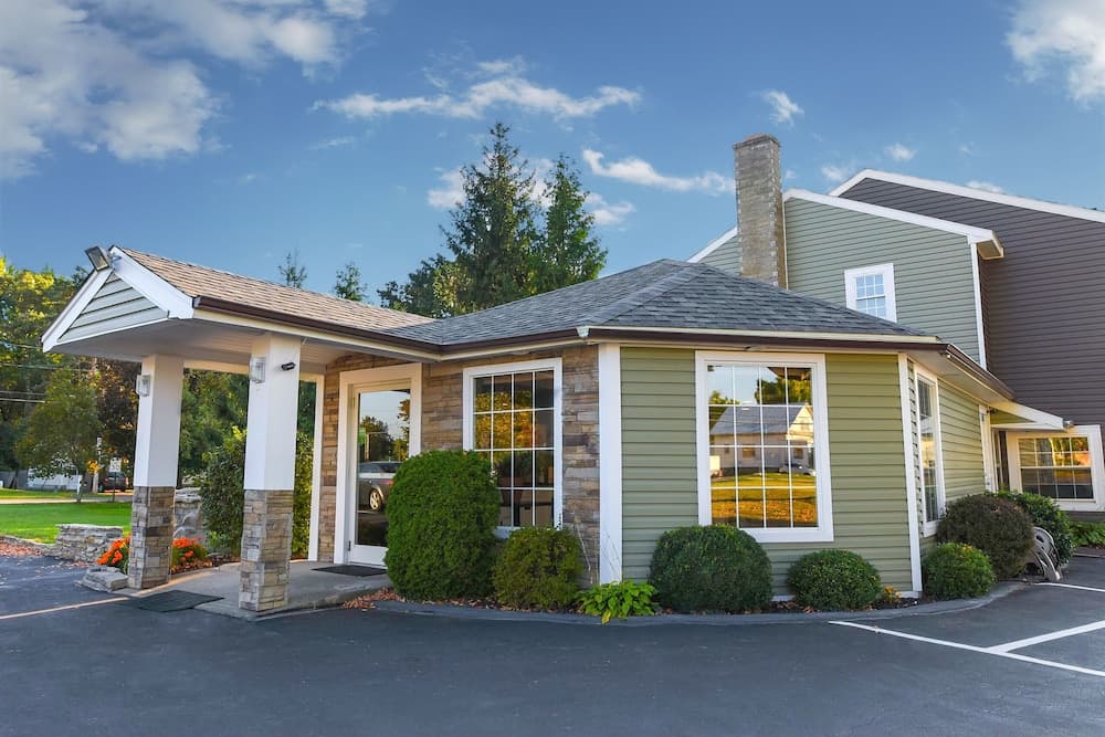 Capital Inn & Suites — hotel in Rensselaer, New York
