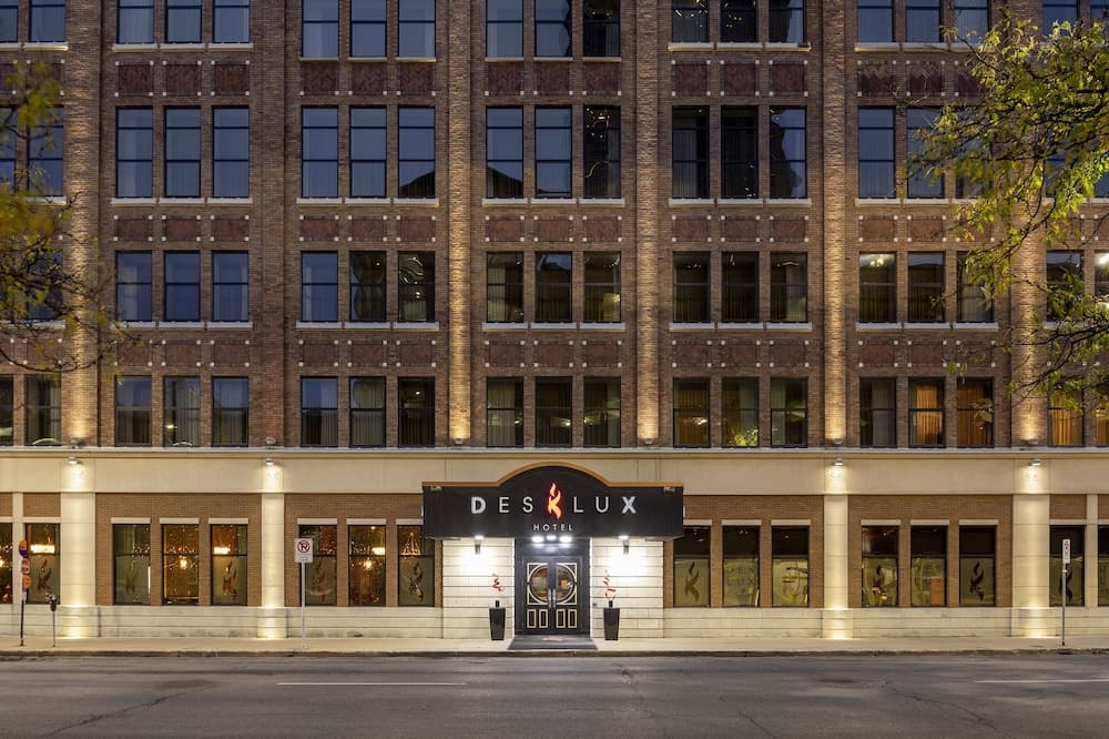 Des Lux Hotel — hotel in Des Moines, Iowa