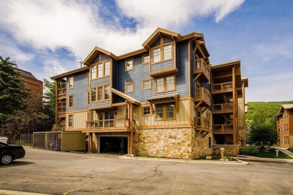 Updated Town Pointe by Park City Vacations — hotel in Park City, Utah