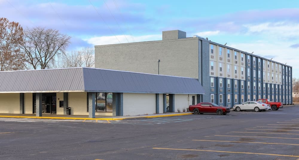 American Inn and Suites Ferndale featured exterior or lobby in Ferndale, MI — similar hotel