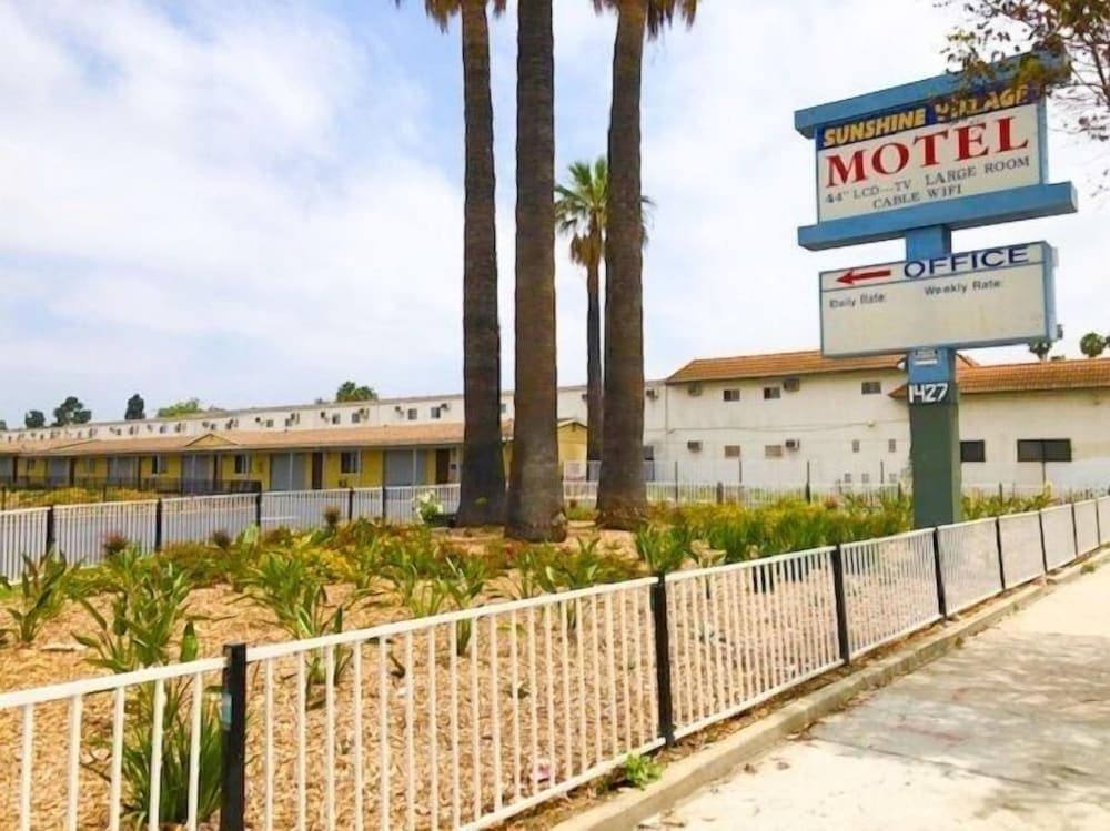 Sunshine Village Motel — hotel in Santa Ana, California