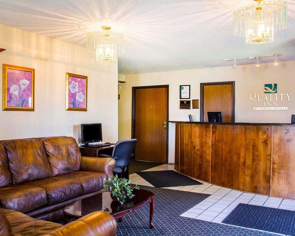 Econo Lodge Longmont East interior in Longmont, CO — gallery photo 2