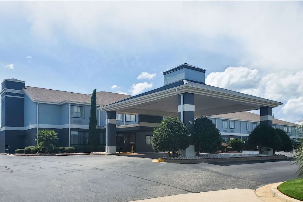 Quality Inn Prattville I-65 — hotel in Prattville, Alabama