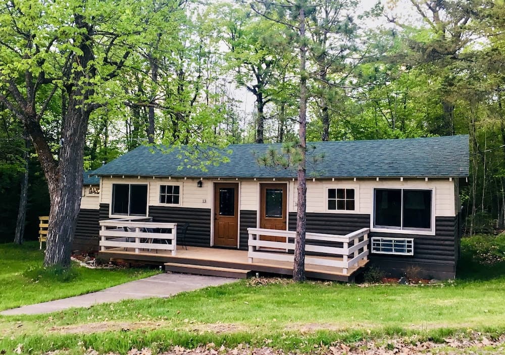 Hanging Horn Lakeside Resort featured exterior or lobby in Moose Lake, MN — similar hotel