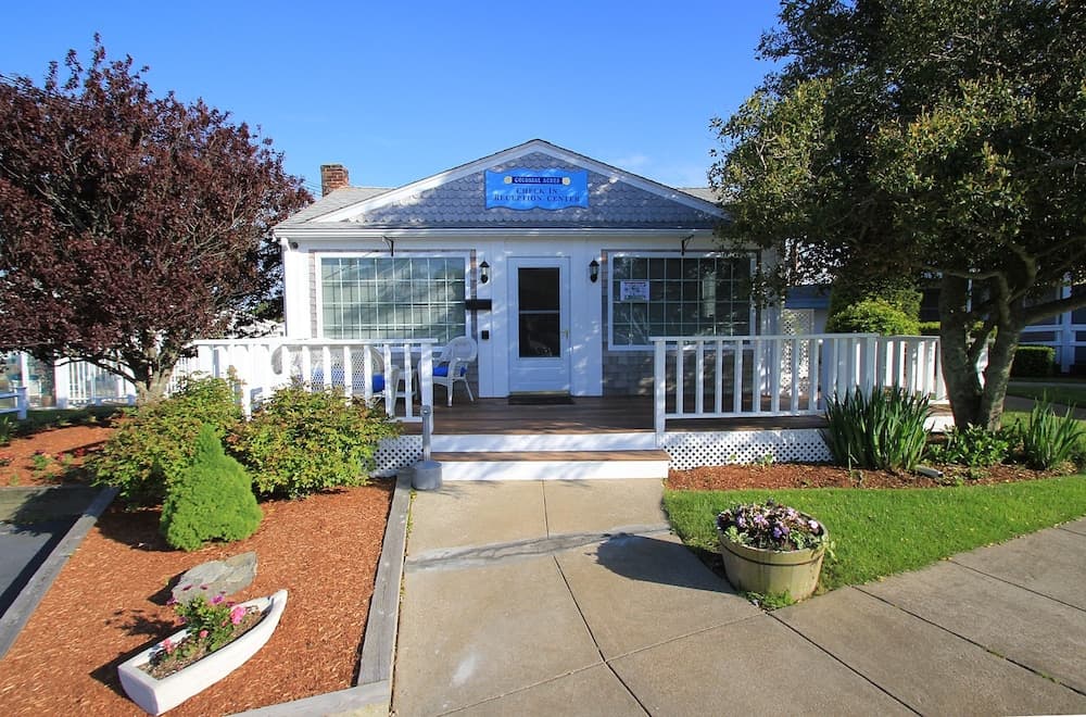 Colonial Acres Resort — hotel in West Yarmouth, Massachusetts