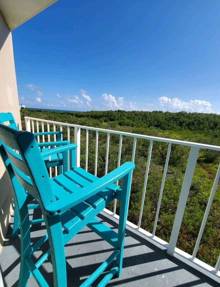 Condo in the Keys property views in Tavernier, FL — gallery photo 3