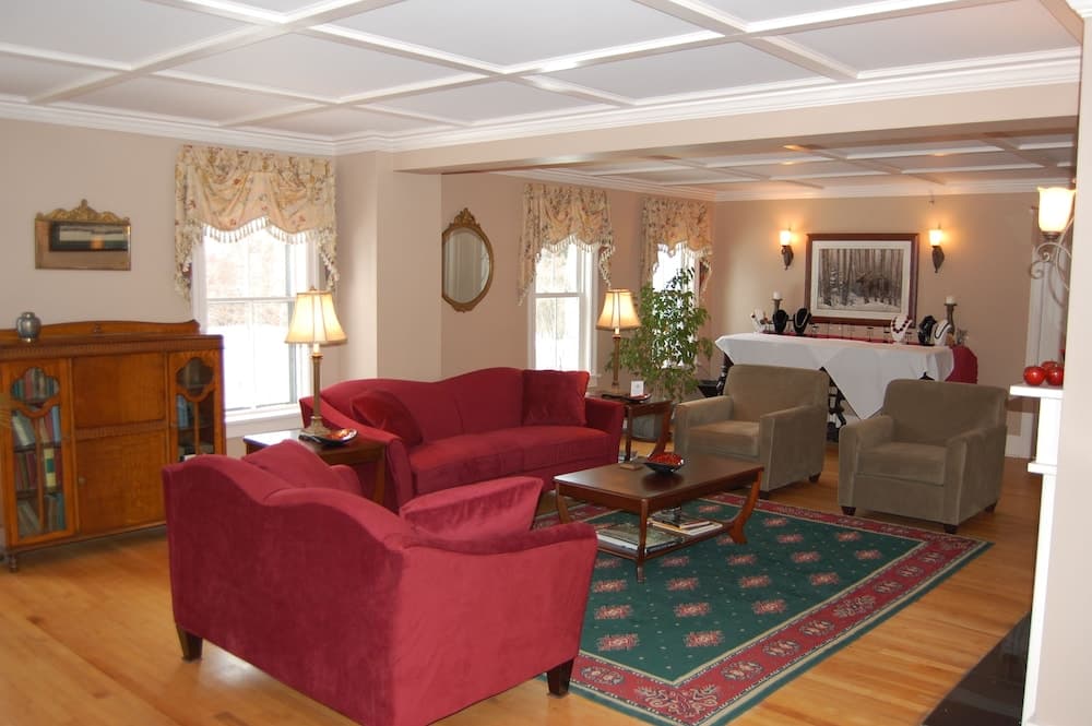 Cranmore Inn property views in North Conway, NH — gallery photo 3