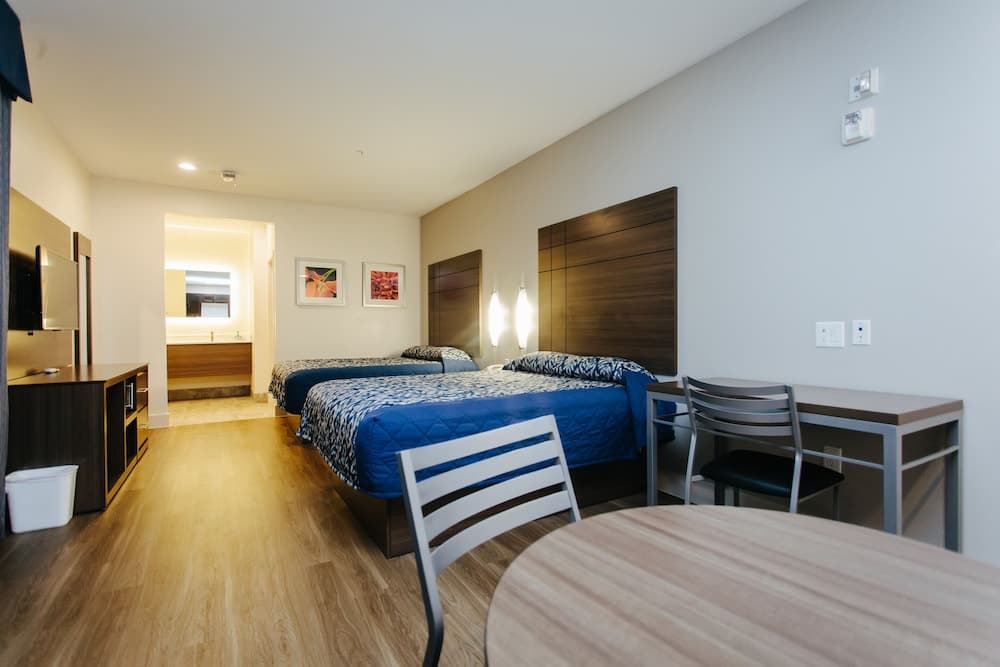 Palace Inn City Center property views in Houston, TX — gallery photo 3