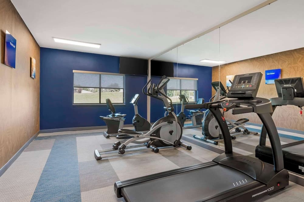 Comfort Inn Kendallville East property views in Kendallville, IN — gallery photo 3