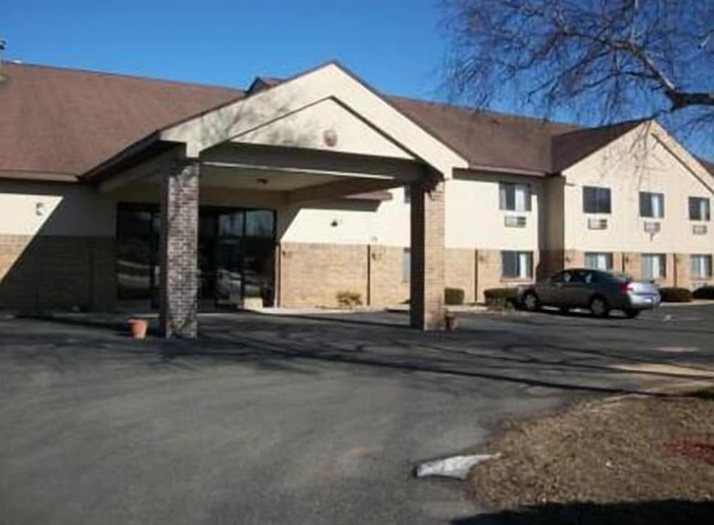 Lodi Valley Suites featured exterior or lobby in Lodi, WI — similar hotel