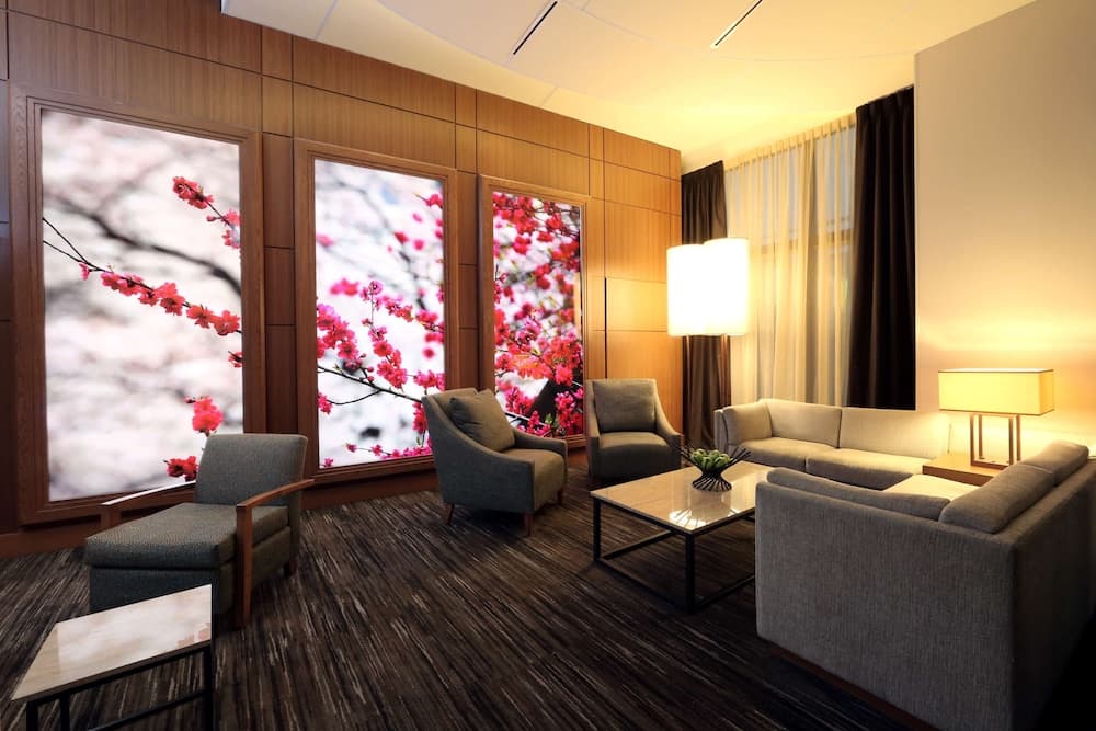 Hyatt Place Flushing/LaGuardia Airport property views in Flushing, NY — gallery photo 3