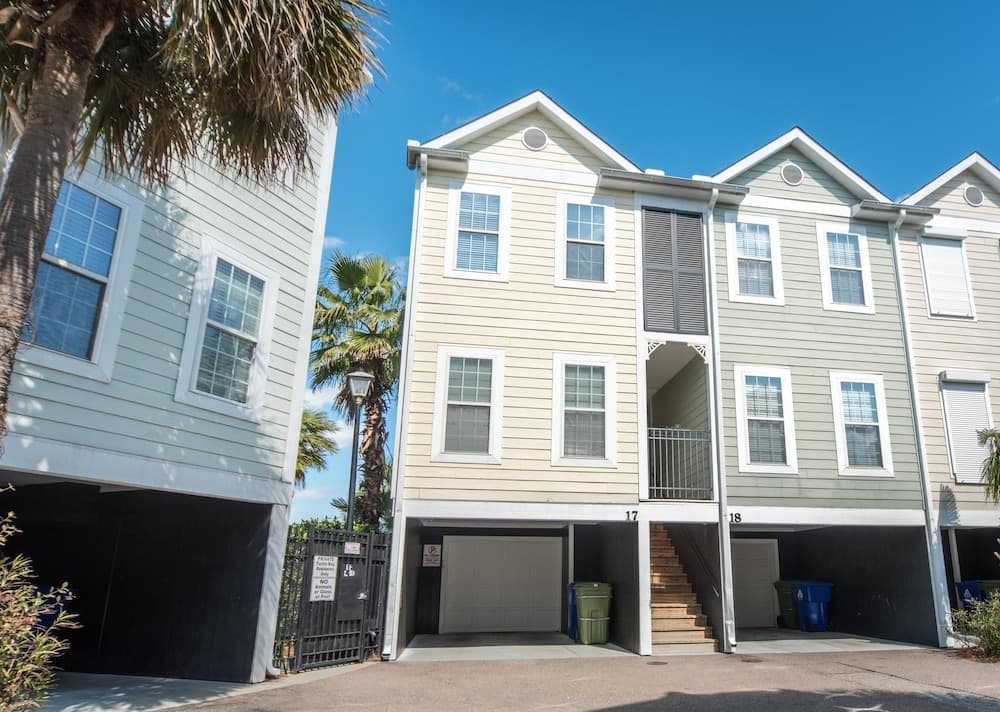 Turtle Bay 17 3 Bedroom Holiday Home By My Ocean Rentals — hotel in Folly Beach, South Carolina