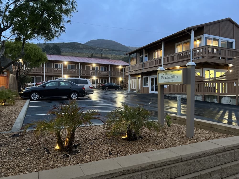 Beachwalker Inn and Suites — hotel in Cayucos, California