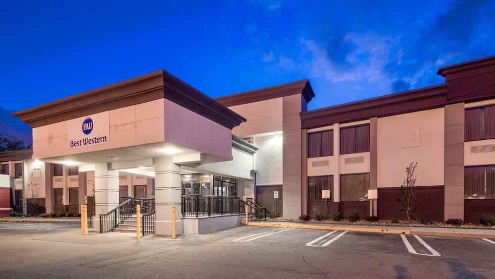 Best Western Paramus Hotel & Suites — hotel in Paramus, New Jersey