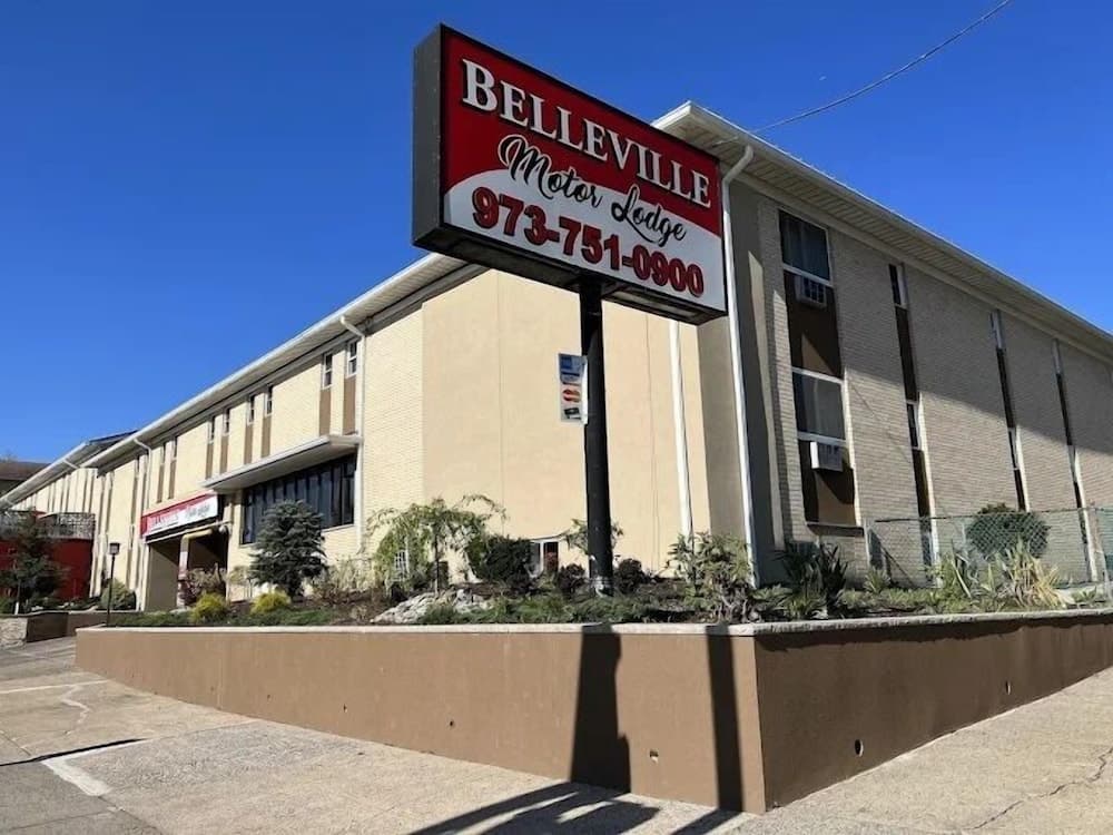 Belleville Motor Lodge — hotel in Bell, California