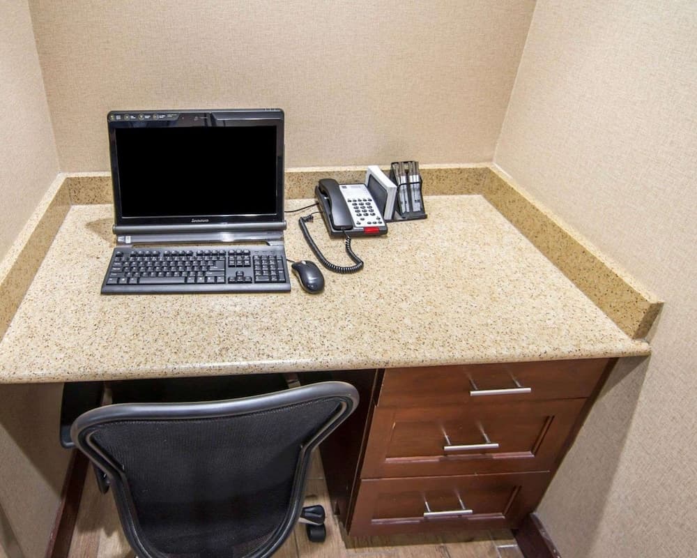 Sleep Inn & Suites Shreveport West interior in Shreveport, LA — gallery photo 2