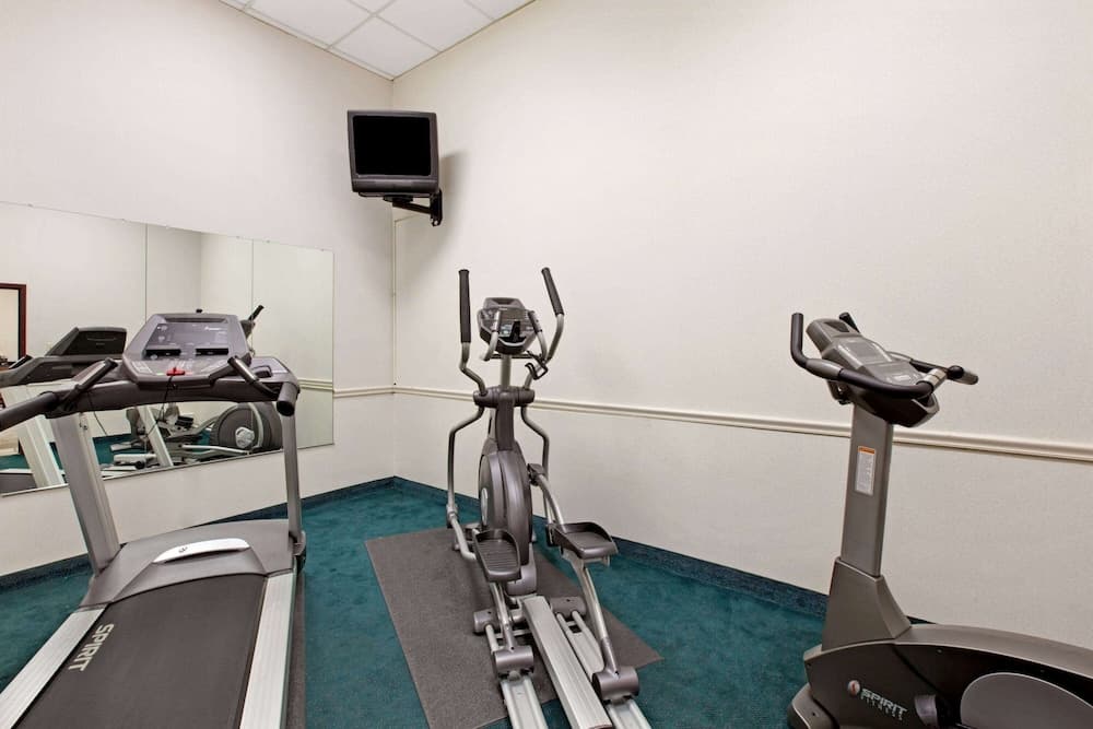 Travelodge by Wyndham Bellmawr — hotel in Bellmawr, New Jersey
