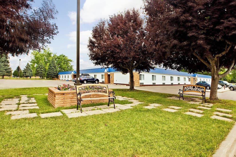 StayInn - Grand Forks featured exterior or lobby in Grand Forks, ND — similar hotel
