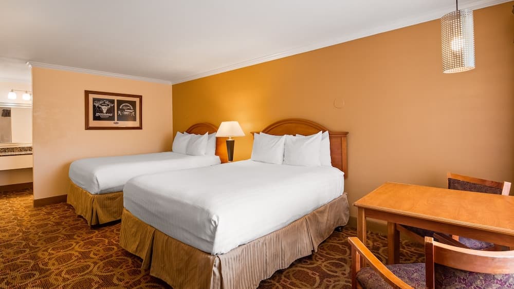 Sturgis Lodge & Suites, Travelodge by Wyndham interior in Sturgis, SD — gallery photo 2
