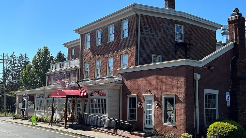 Publick House Hotel Inc. — hotel in Chester, New York