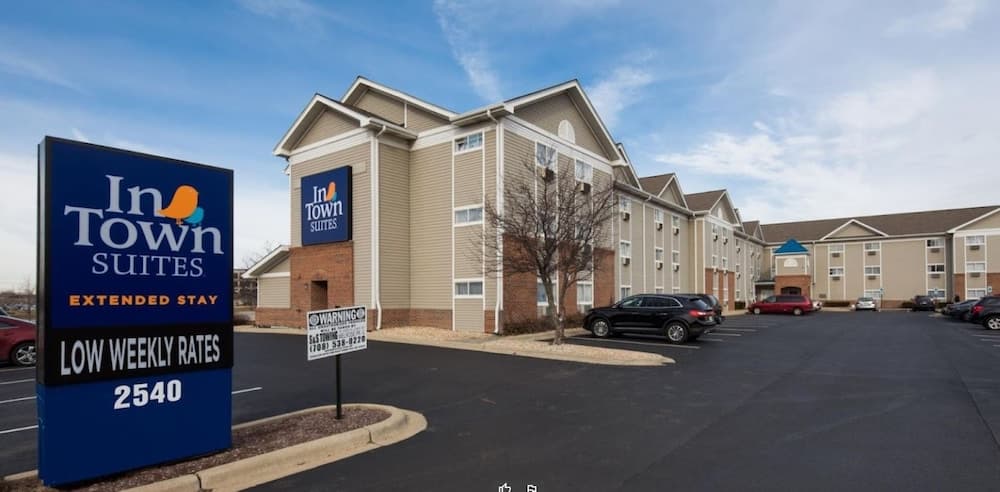 Intown Suites Extended Stay Chicago Il - Downers Grove — hotel in Downers Grove, Illinois