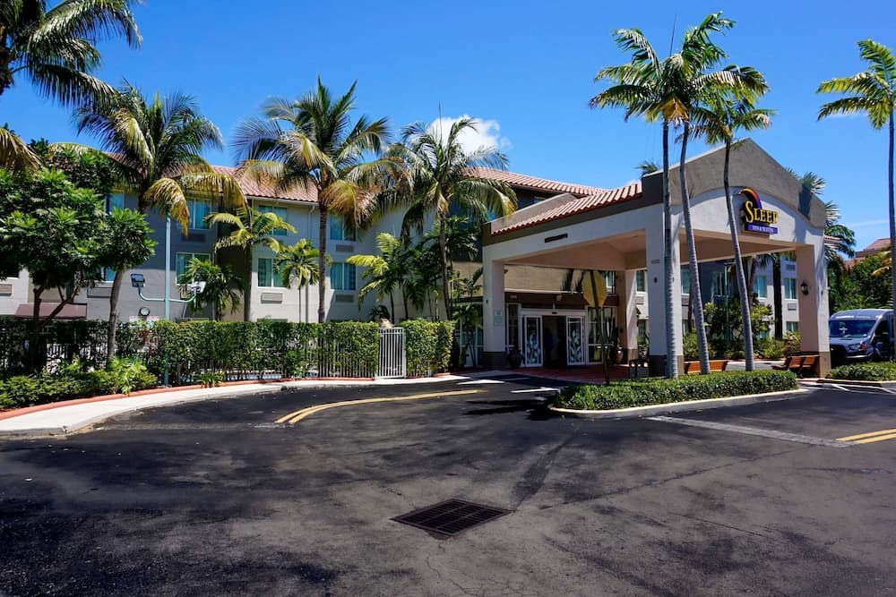 Sleep Inn & Suites Fort Lauderdale Airport — hotel in Dania Beach, Florida