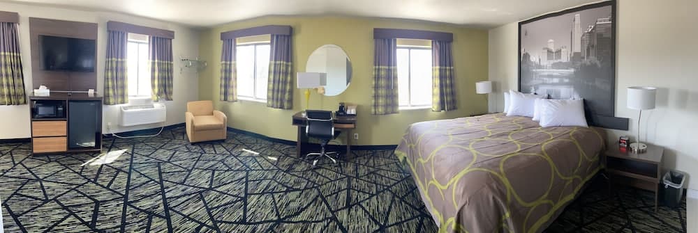 Super 8 by Wyndham York NE property views in York, NE — gallery photo 3