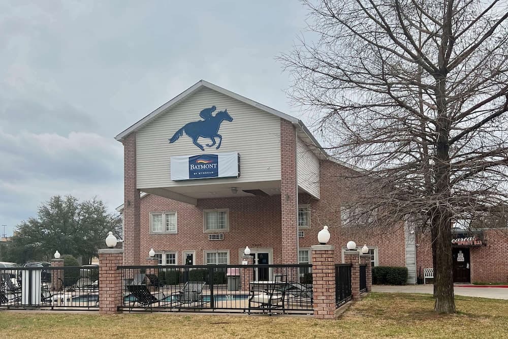 Baymont by Wyndham Willow Park featured exterior or lobby in Aledo, TX — similar hotel