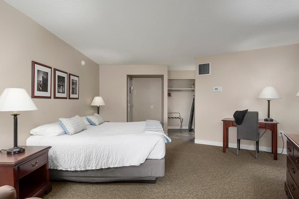 Fantastic Suite With King Bed and Beautiful Bay View! property views in North East, MD — gallery photo 3