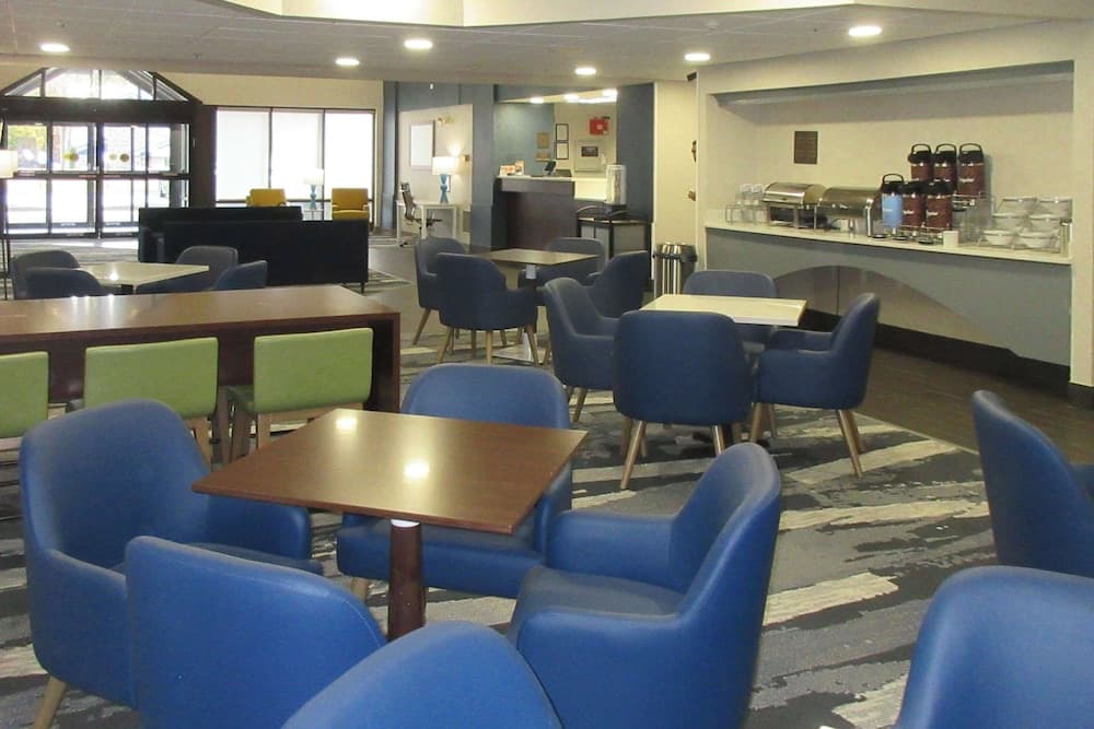 Comfort Suites Stevens Point property views in Stevens Point, WI — gallery photo 3