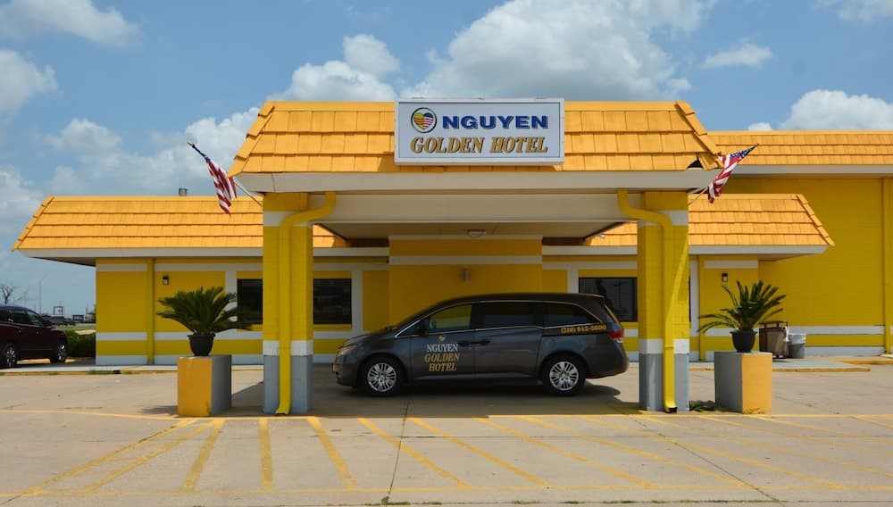 Golden Hotel and Conference Centre — hotel in Wichita, Kansas