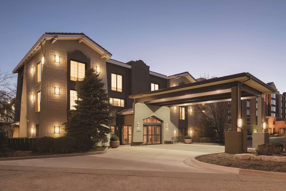 Country Inn & Suites by Radisson, Hoffman Estates, IL — hotel in Hoffman Estates, Illinois