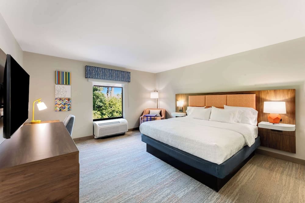 Hampton Inn Milford interior in Milford, DE — gallery photo 2
