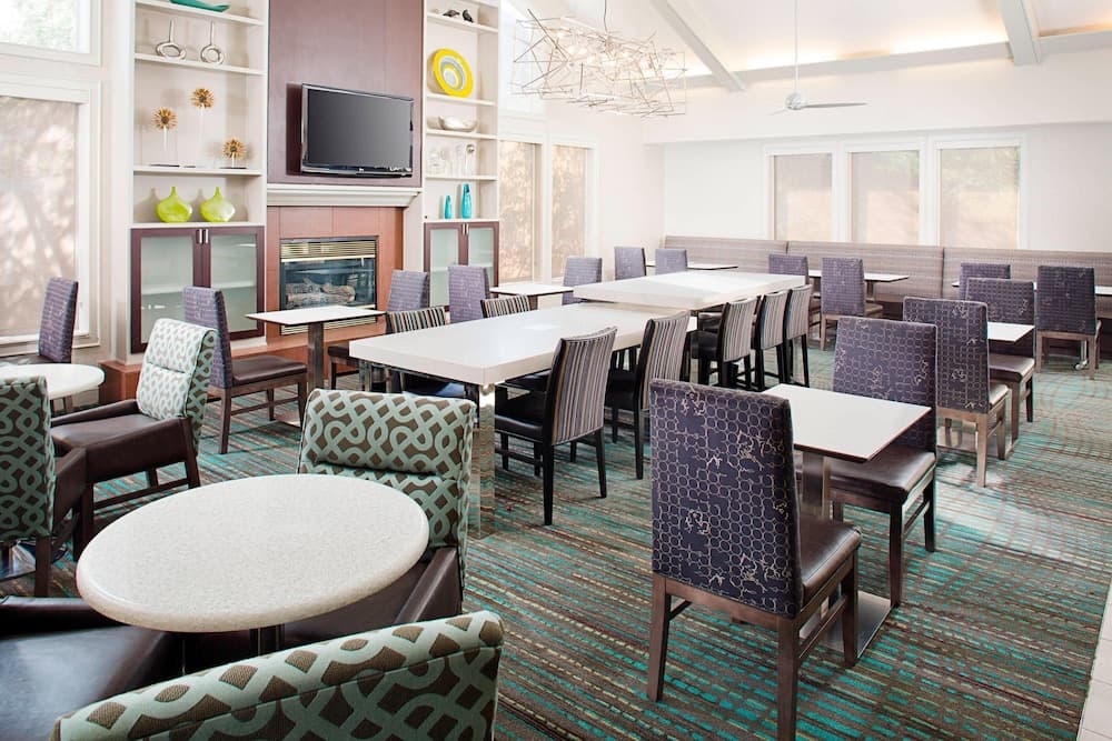 Residence Inn By Marriott Dallas Park Central interior in Dallas, TX — gallery photo 2