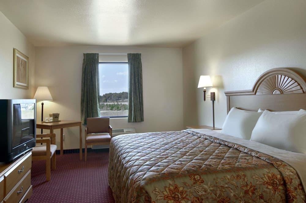 Days Inn by Wyndham Centre property views in Centre, AL — gallery photo 3