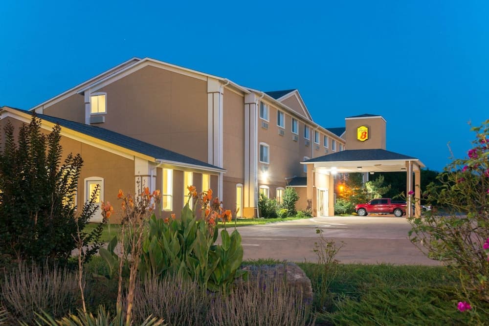Super 8 by Wyndham Perry featured exterior or lobby in Perry, OK — similar hotel