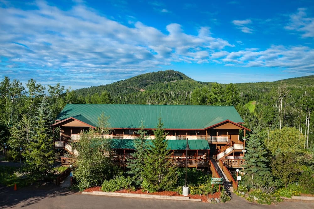 Eagle Ridge Resort at Lutsen Mountains featured exterior or lobby in Lutsen, MN — similar hotel