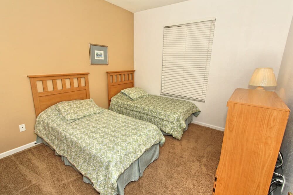 Palm Breeze by VillaDirect property views in Kissimmee, FL — gallery photo 3