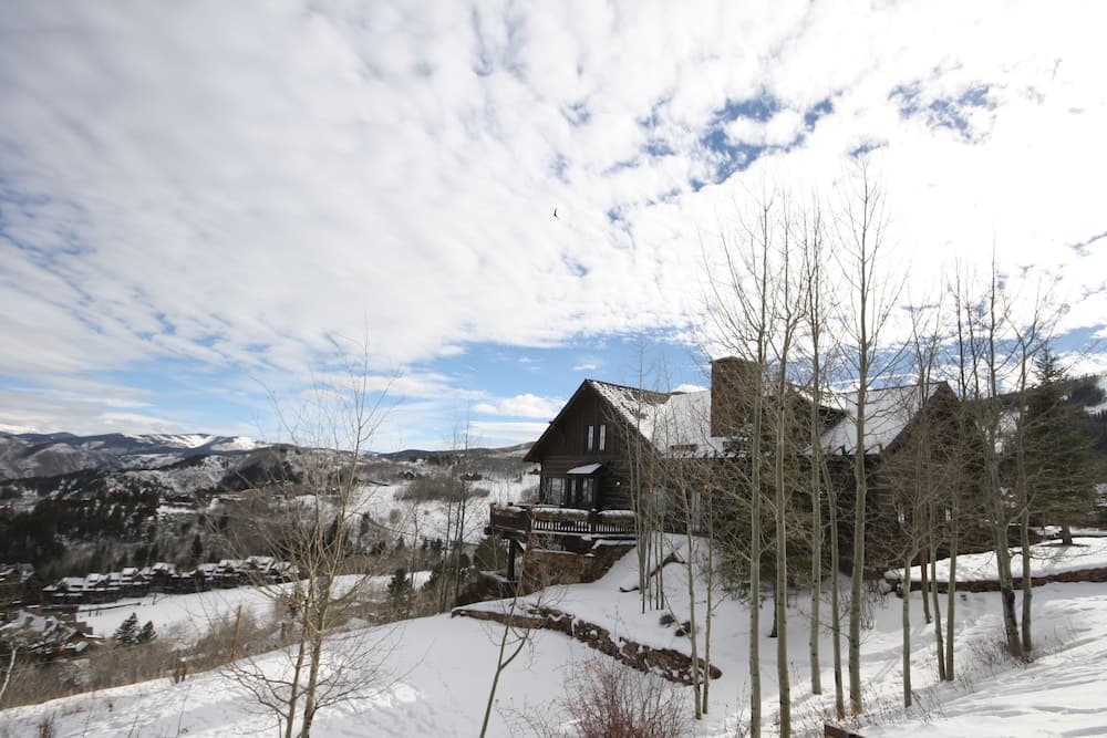 Snowberry by Elevation Accommodations featured exterior or lobby in Avon, CO — similar hotel