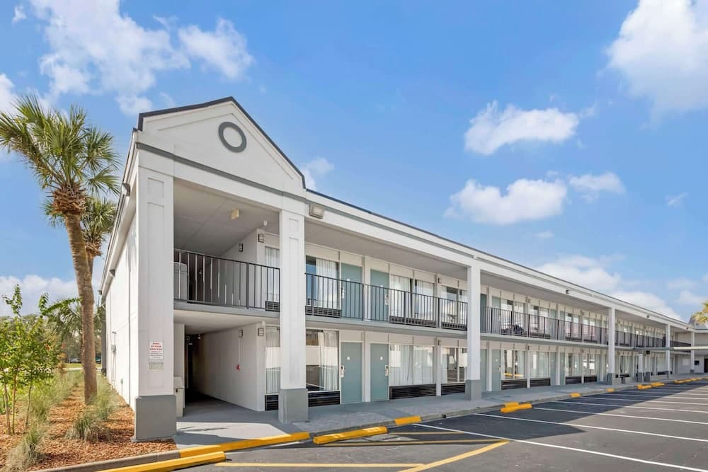 Rodeway Inn Orange Park - Jacksonville near Naval Air Station — hotel in Orange Park, Florida