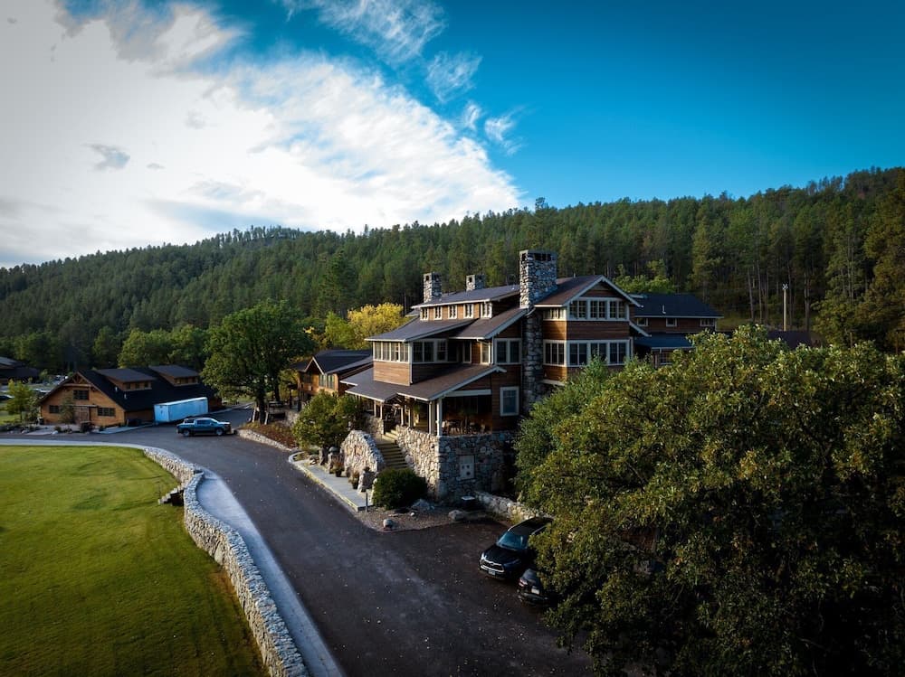 State Game Lodge at Custer State Park Resort — hotel in Custer, South Dakota