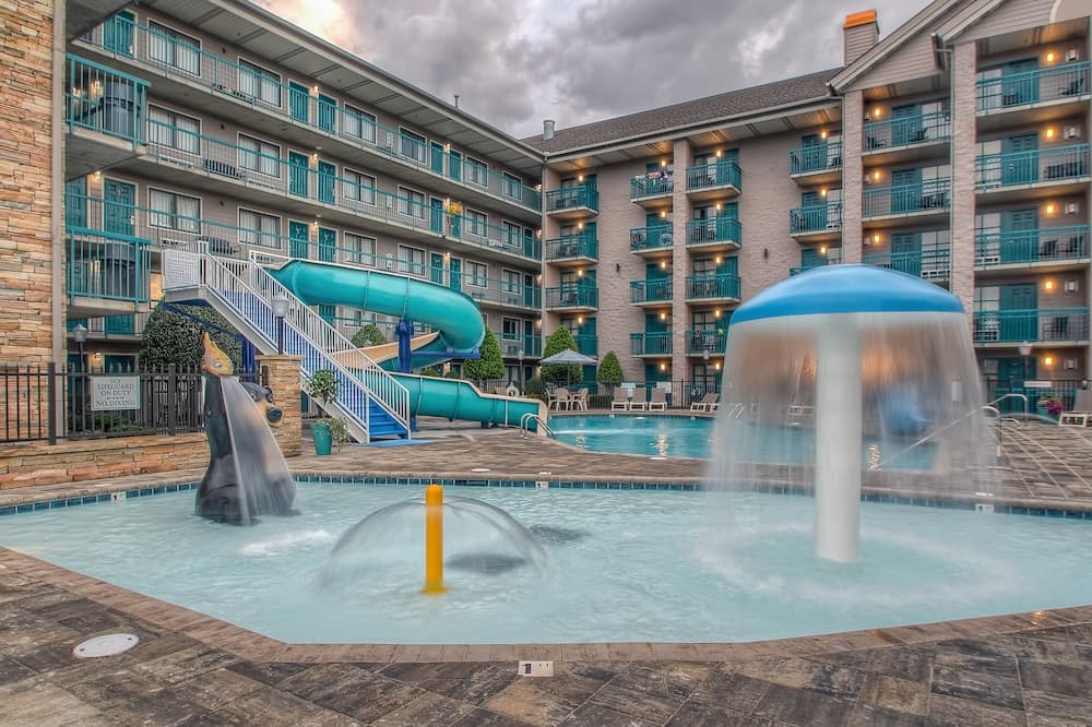 Accommodation By Willow Brook Lodge property views in Pigeon Forge, TN — gallery photo 3