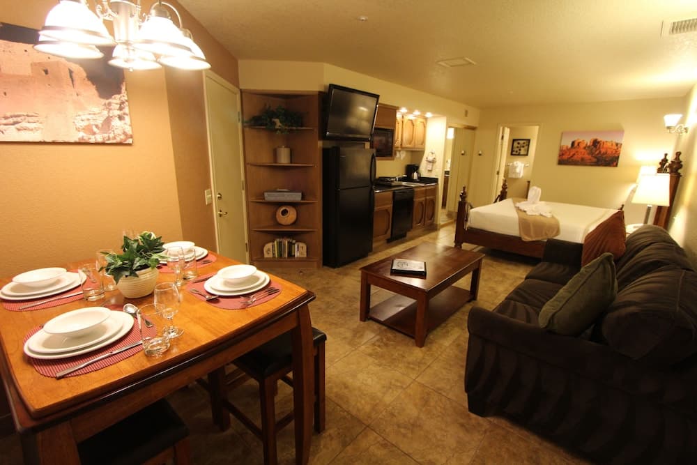 Sedona Springs Resort interior in Sedona, AZ — gallery photo 2