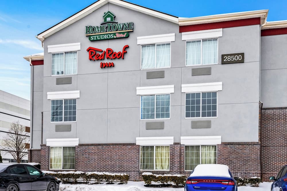 Red Roof Inn Southfield featured exterior or lobby in Southfield, MI — similar hotel