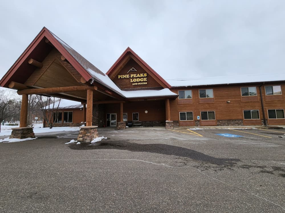 Pine Peaks Lodge & Suites featured exterior or lobby in Crosslake, MN — similar hotel
