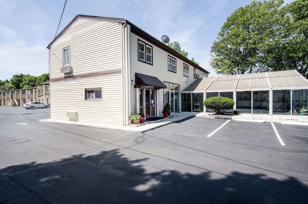 Econo Lodge West Yarmouth on Cape Cod — hotel in West Yarmouth, Massachusetts
