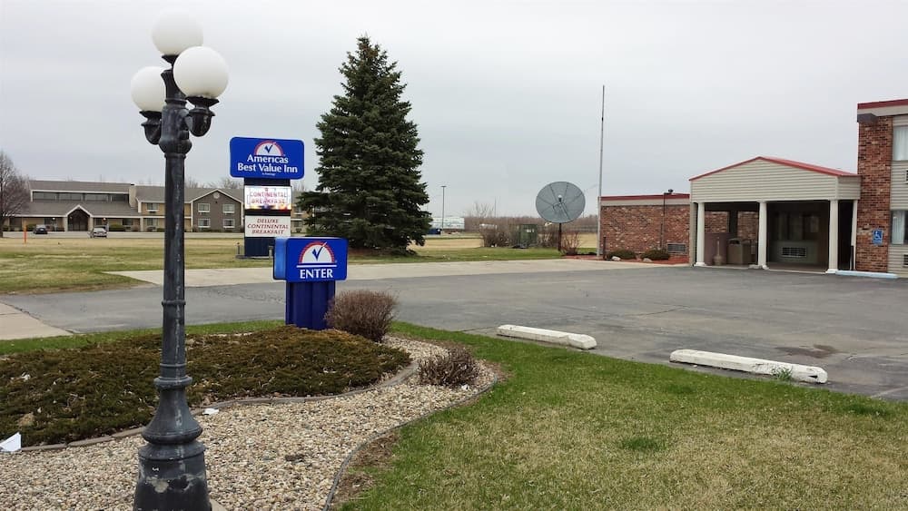 Americas Best Value Inn Clear Lake — hotel in Clear Lake, Iowa