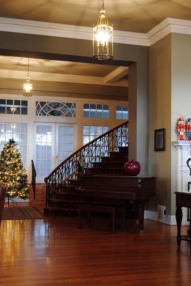 Mimslyn Inn Historic Hotels Of America interior in Luray, VA — gallery photo 2